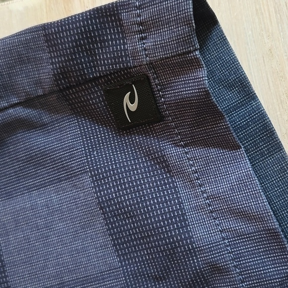 Rip Curl Reclassified 20 Inch Boardwalk Shorts Dark Gray - Picture 6 of 10